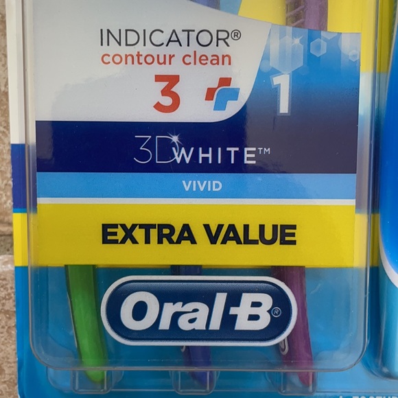 Oral-B Toothbrush Indicator Contour Clean + 3D White Vivid Value Pack - Picture 7 of 12